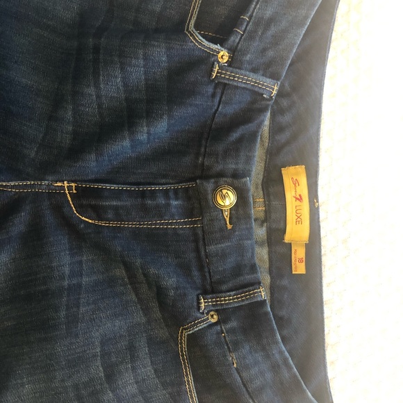 Jeans - Picture 2 of 3